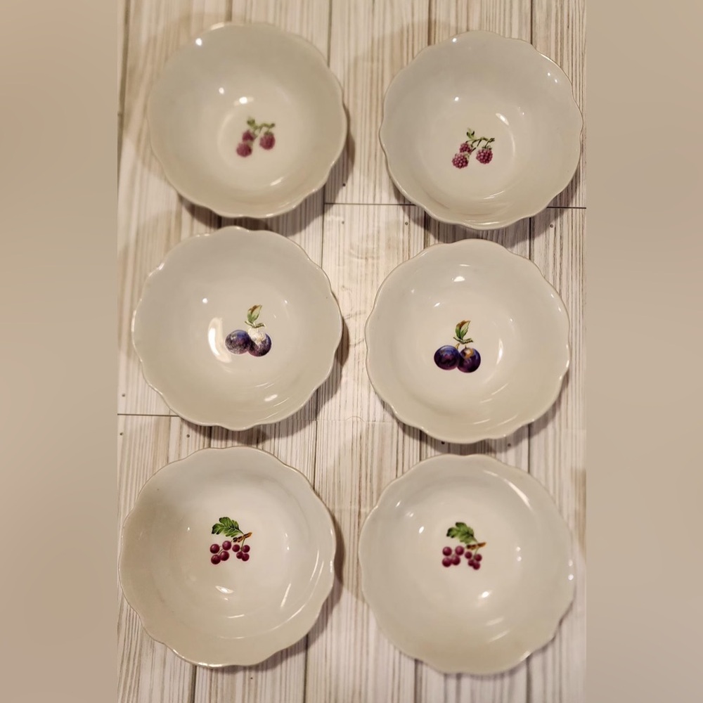 Vintage Antique Cordon Bleu berry bowls